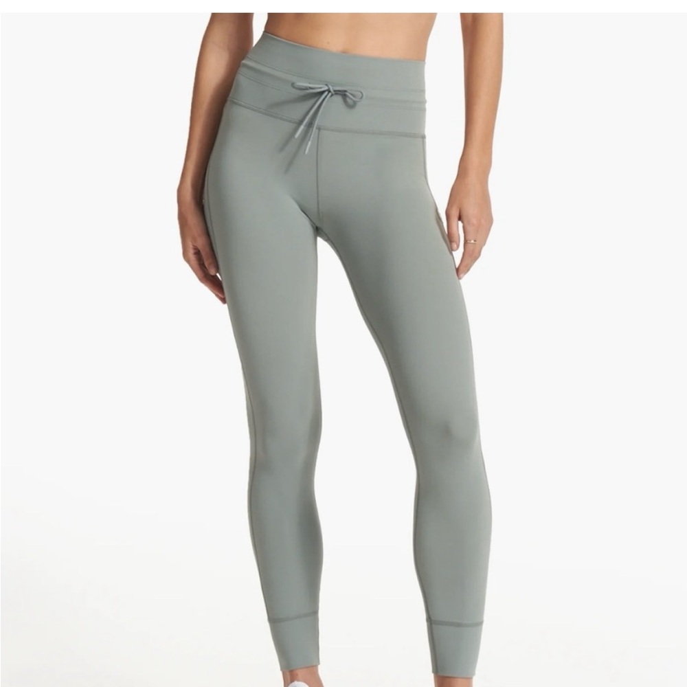 Vuori Daily Legging - Picture 2 of 7